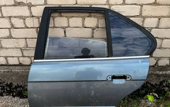 BMW 5 E34 Rear door