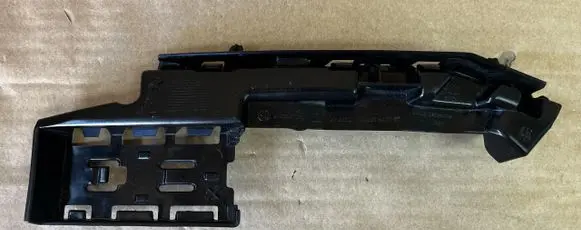 Skoda Octavia Mk4 Front bumper mounting bracket 5E3807041