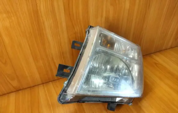 Nissan Navara D40 Headlight/headlamp 26060EB30A