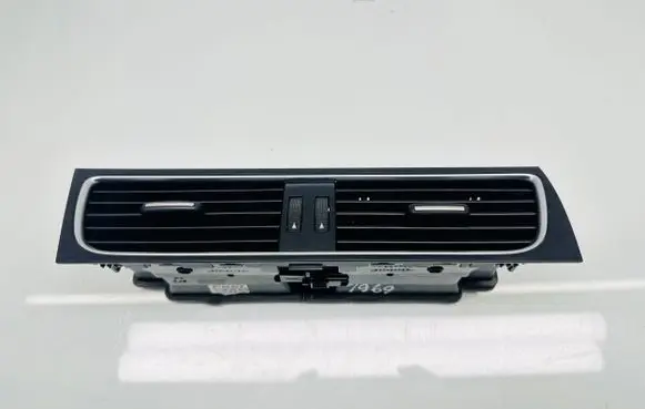 Dash center air vent grill