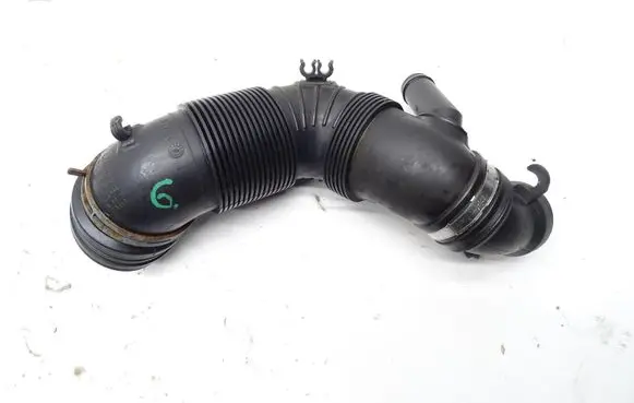 Audi A3 S3 8P Air intake hose/pipe 3C0129654P