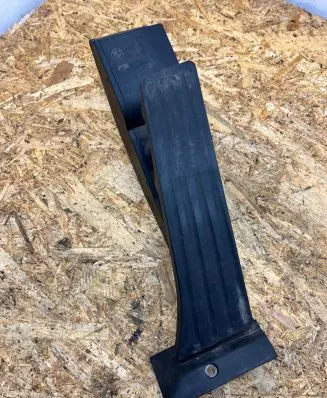 BMW 7 E65 E66 Accelerator throttle pedal 6752614 25916010