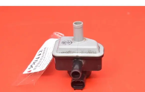 Toyota Yaris Vacuum valve 90910-TC005