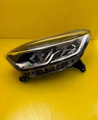 Renault Captur Headlight/headlamp 260606159R