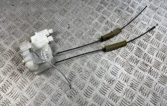 Subaru Legacy Front door lock