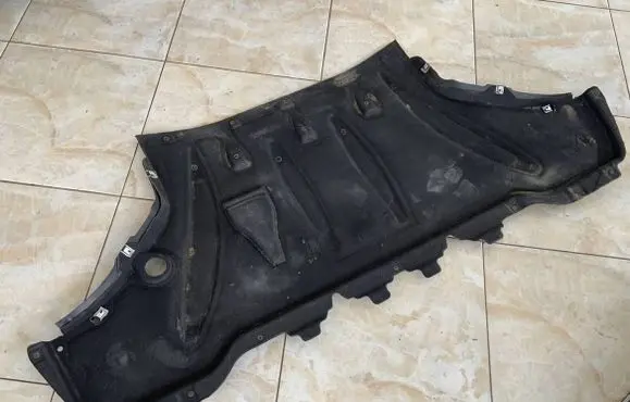 Audi A8 S8 D4 4H Engine splash shield/under tray 4H0825235H 4H0825235J 4H0825235