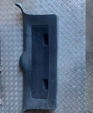 Trunk/boot lower side trim panel