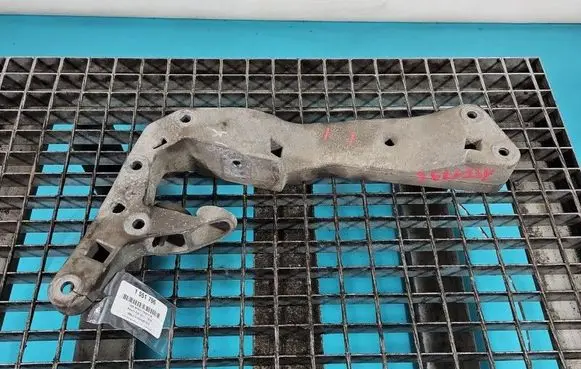BMW 5 G30 G31 G38 Gearbox mounting bracket 6861583 IMPRK1551796
