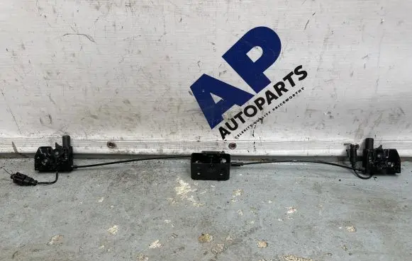 Audi A1 Engine bonnet/hood lock/catch 8X0823509B 8X0823485B