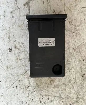 Cup holder front