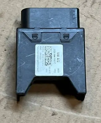 Audi Q2 - Fuel pump relay 5Q0906093C