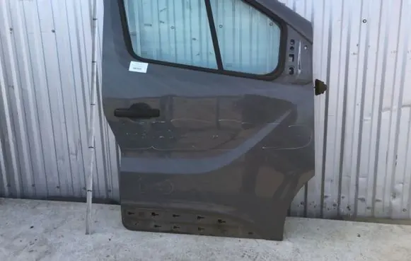Renault Trafic III (X82) Front door