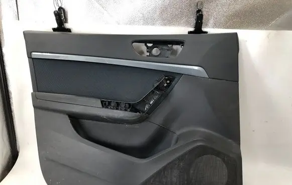 Seat Ateca Front door card panel trim