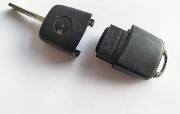 Volkswagen Golf V Ignition key/card RGC10022