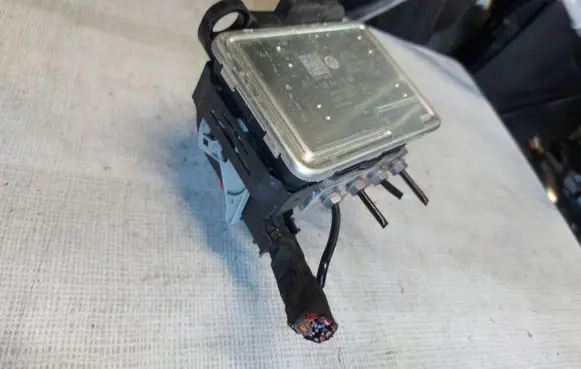 Volkswagen Golf VII ABS Pump 5Q0614517CQ
