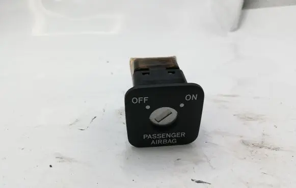 Toyota Corolla Verso E121 Passenger airbag on/off switch 1368L55