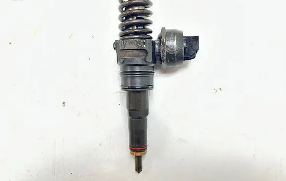 Skoda Octavia Mk2 (1Z) Fuel injector 038130073AG