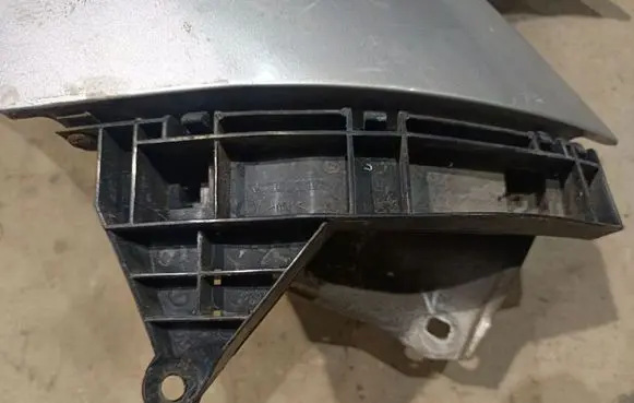 Honda FR-V Front bumper mounting bracket 