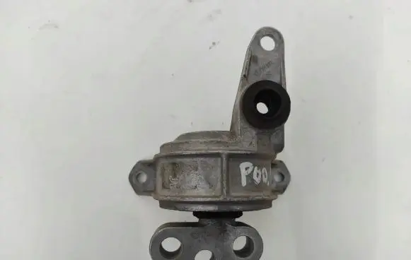 Opel Zafira B Engine mount bracket 90539246