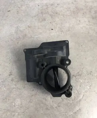 Volkswagen Touran II Throttle valve 03C128063A A2C53104475 030408192037