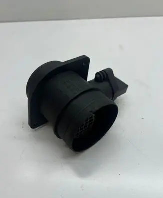 Volkswagen PASSAT B6 Mass air flow meter 038906461B