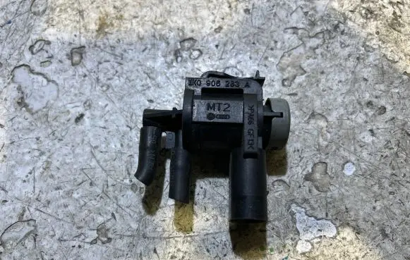Volkswagen Golf V Turbo solenoid valve 1K0906283A