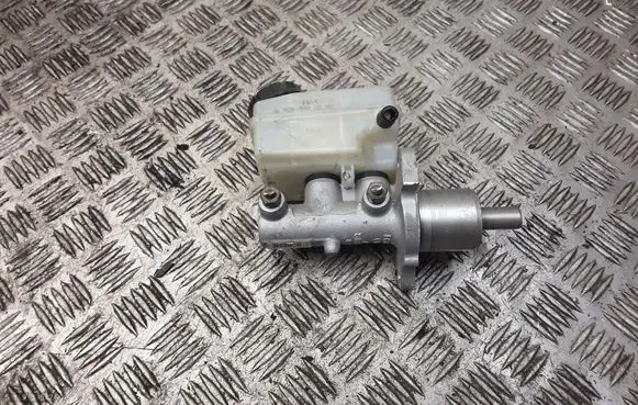 Mercedes-Benz B W245 Master brake cylinder A1694300202