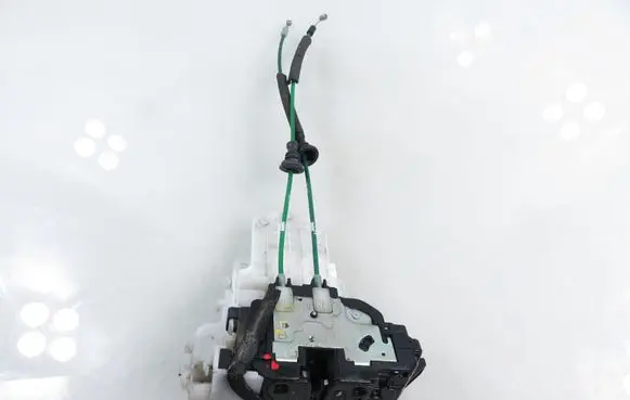 Hyundai i30 Front door lock 813102L020