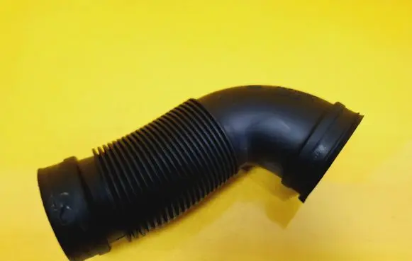 Opel Zafira B Air intake hose/pipe 55353872