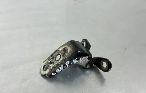 Honda CR-V Front door upper hinge WWFL