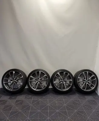 Audi A4 S4 B9 R19 alloy rim