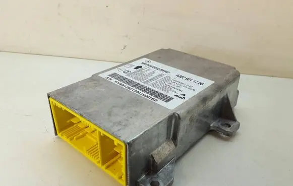 Mercedes-Benz C W204 Airbag control unit/module A2079011700 5WK43967