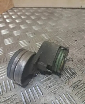 Opel Vivaro Alternator belt tensioner 