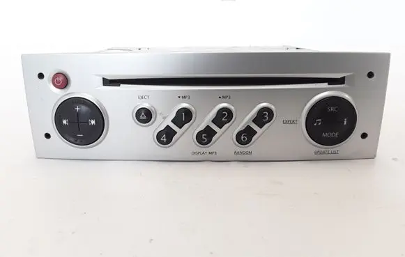 Renault Modus Radio/CD/DVD/GPS head unit 8200633627