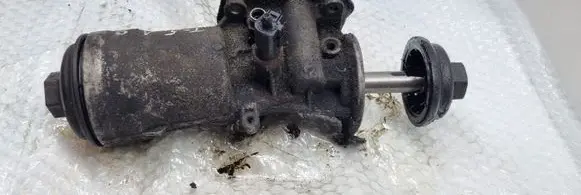 Oil filter mounting bracket