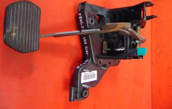 Peugeot 407 Brake pedal 