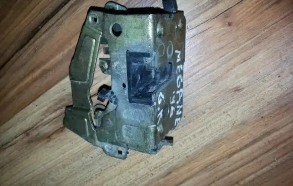 Renault Megane I Rear door lock