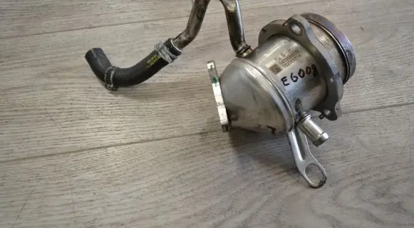 Mercedes-Benz A W176 EGR valve 147359823R