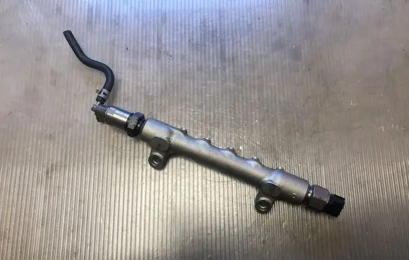 Toyota RAV 4 (XA30) Fuel main line pipe 8945860010 03H20