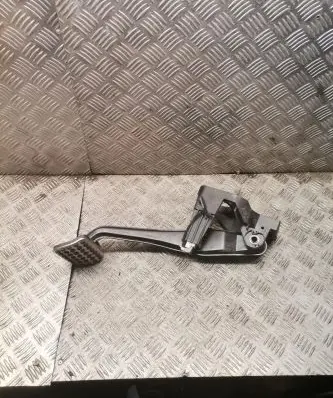 Mercedes-Benz CLA C117 X117 W117 Brake pedal a2462920207