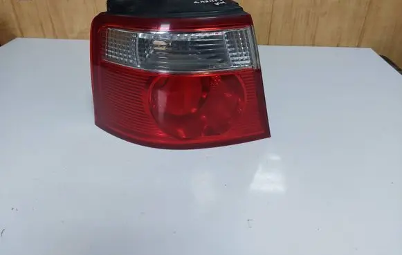 KIA Carnival Rear/tail lights OK2FB51140L