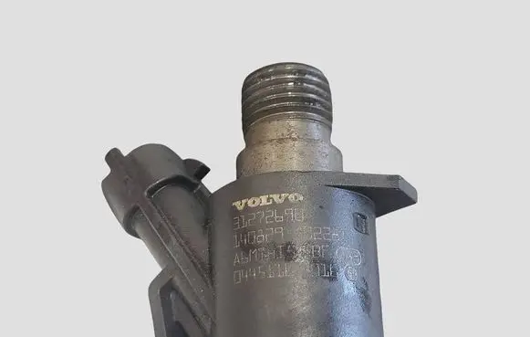 Volvo V70 Fuel injector 31272690 0445116016