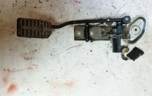 Nissan Almera Tino Accelerator throttle pedal 189195M300 088200276 0281002425