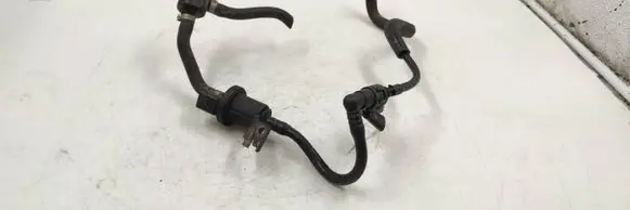 Cadillac CTS Vacuum line/pipe/hose 24418396 1818197 24461168