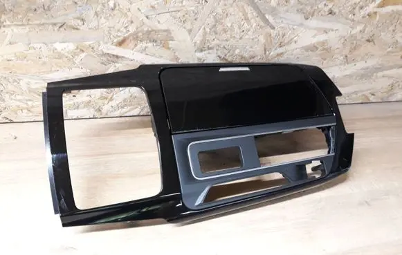 Maserati Levante Center console MASERATI LEVANTE OBUDOWA RAMKA TUNEL ŚRODKOWY 670043373