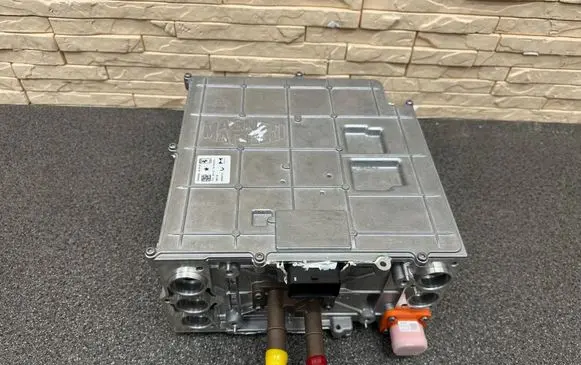 Ferrari SF90 Stradale Voltage converter inverter 985116