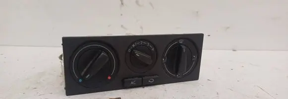 Volkswagen PASSAT B5.5 Climate control unit 1J0820045F 657837L11