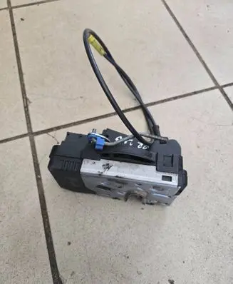 Opel Vivaro Front door lock 8200042171 91166234