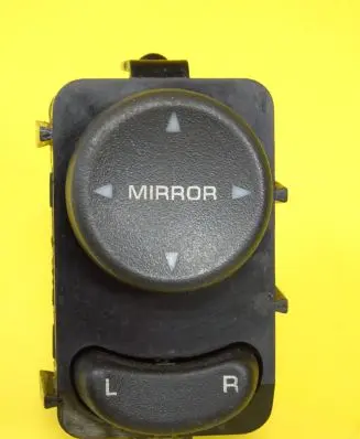Volkswagen Golf IV Wing mirror switch 4685317