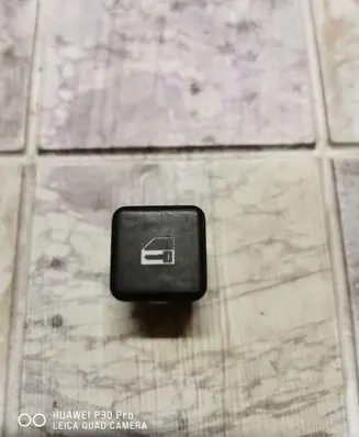 BMW 5 E39 Central locking switch button 8360828